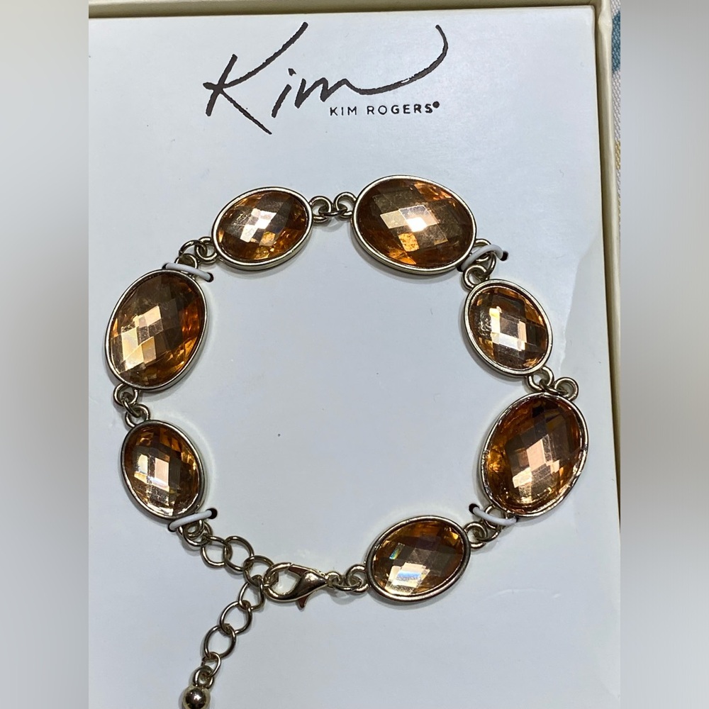 NIB Kim Roger’s vintage Amber faceted stone, gold tone bracelet w/ lobster clasp
